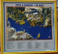 peta 3 dimensi ( relief pegunigan, dataran rendah dan laut)